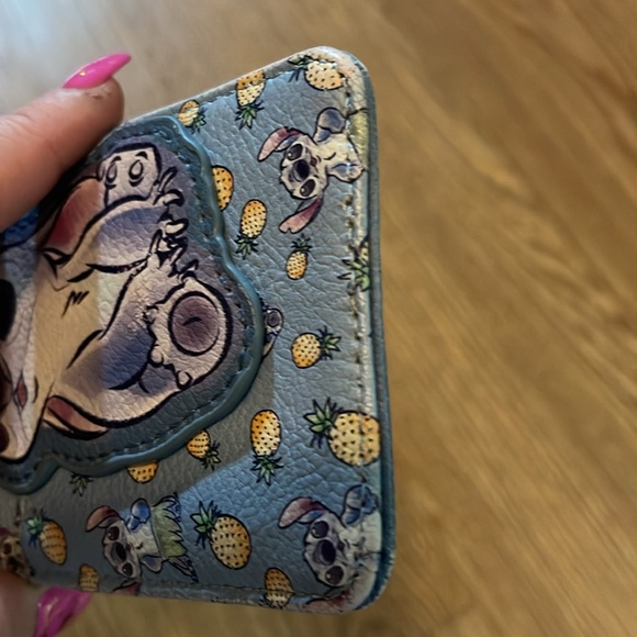 Stitch Cardholder - Picture 4 of 4
